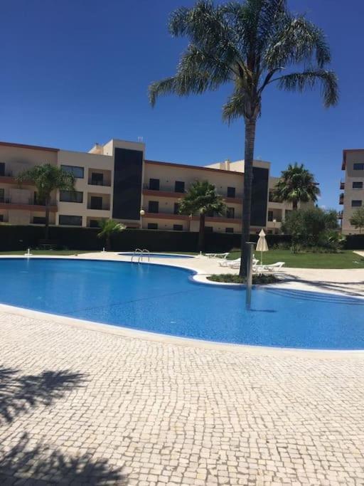 3 Bedroom Apartment With Pool In Lagos Exterior photo