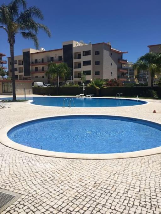 3 Bedroom Apartment With Pool In Lagos Exterior photo